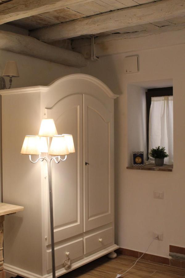 Livia'S Charming Room Trevignano Romano Buitenkant foto
